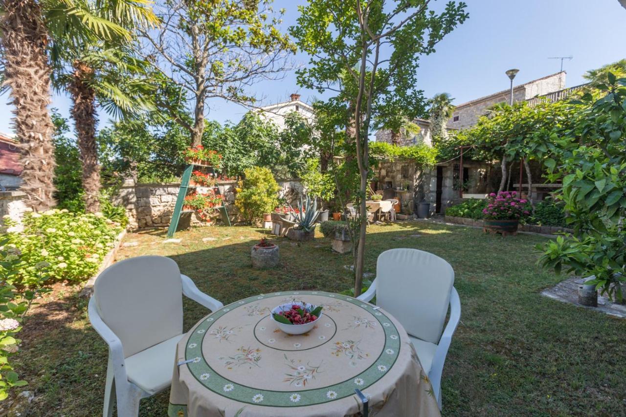 Anamarija Apartments Near The Beach And The Fantastic Adria Sea With Over 10 Small Islands Close By Funtana Exterior foto